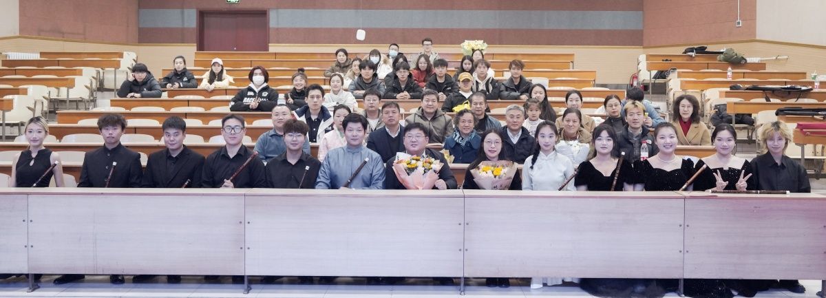 竹韻悠揚講演會合影_副本.jpg